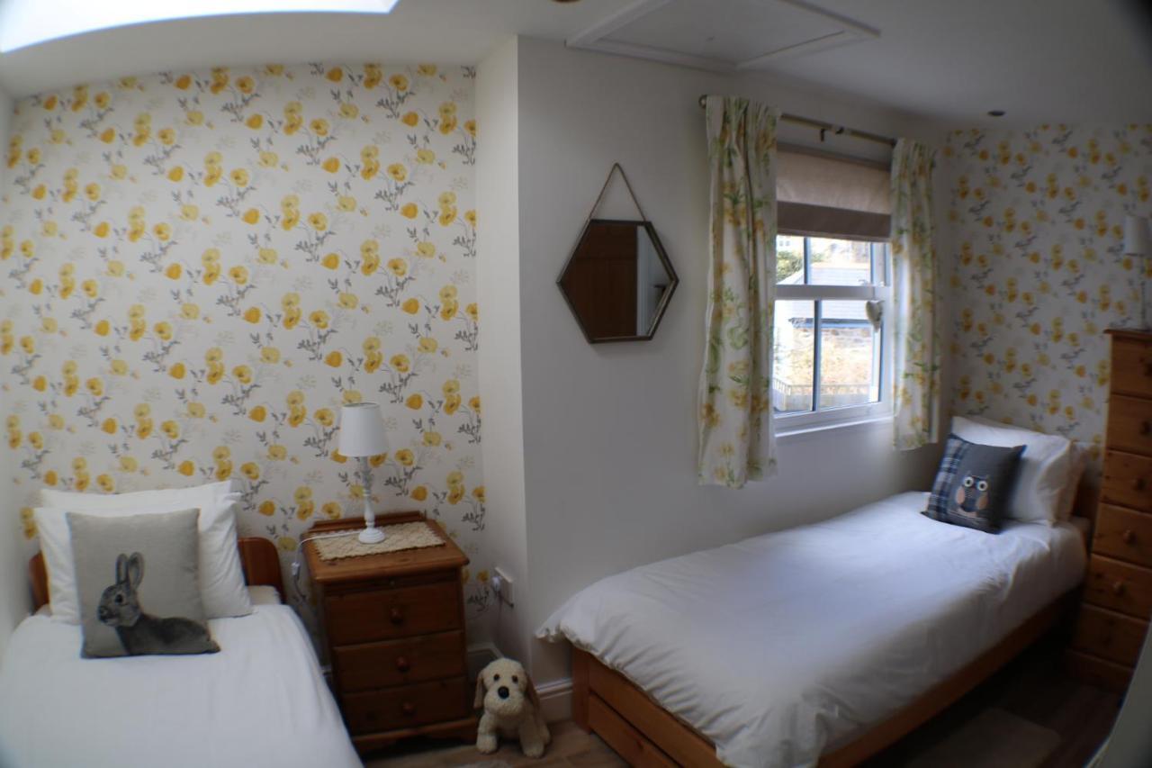 Large Cottage, 3 Beds All En-Suite, Small Village Location Overlooking Mousehole Penzance Kültér fotó
